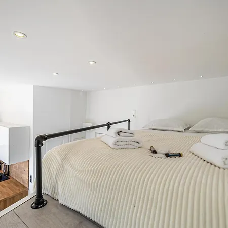 34 Borniol - Bel Renove Avec Mezzanine Appartamento *